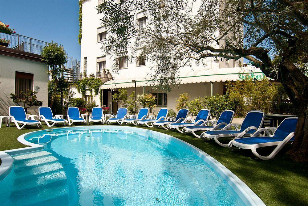 Manzoni Hotel *